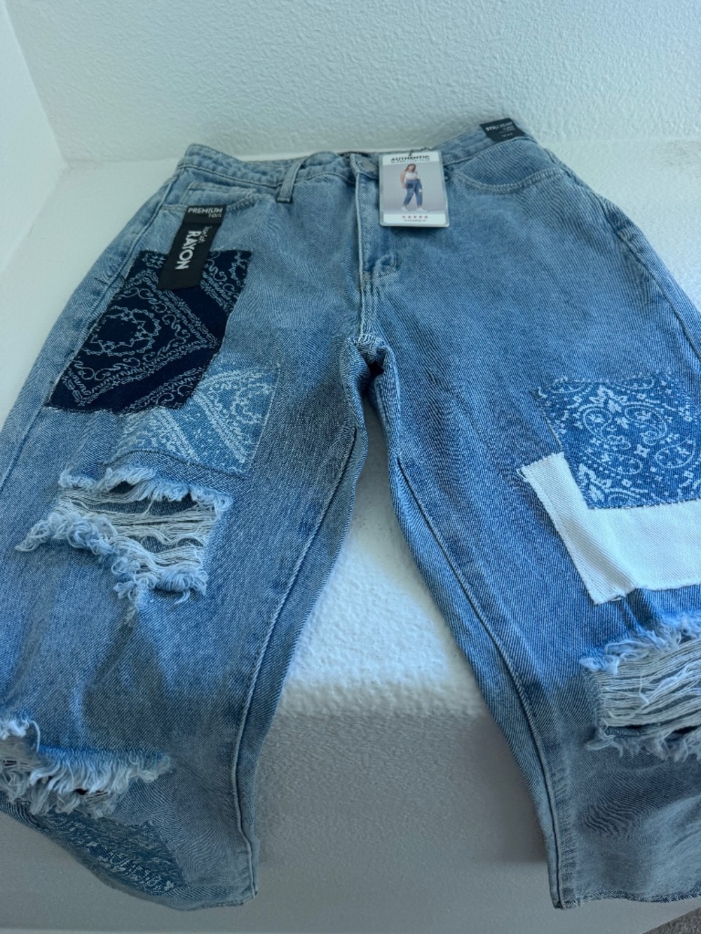 Bandana Patchwork Distressed Jeans 👖🩵